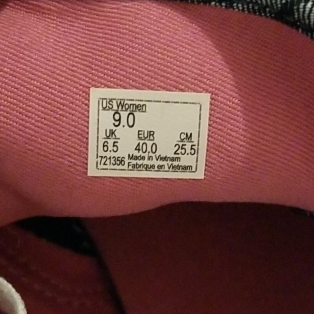Vans - Picture 2 of 4